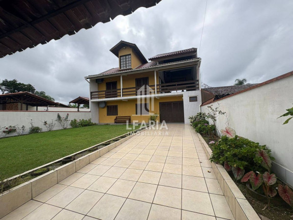 Imagem Sobrado com 7 Quartos à Venda, 461 m² em Cambiju - Itapoá Imagem Sobrado com 7 Quartos à Venda, 461 m² em Cambiju - Itapoá