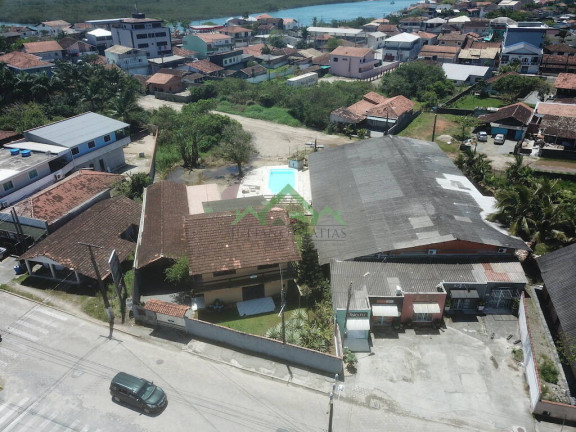 Imagem Sobrado com 3 Quartos à Venda, 282 m² em Centro - Balneário Barra Do Sul