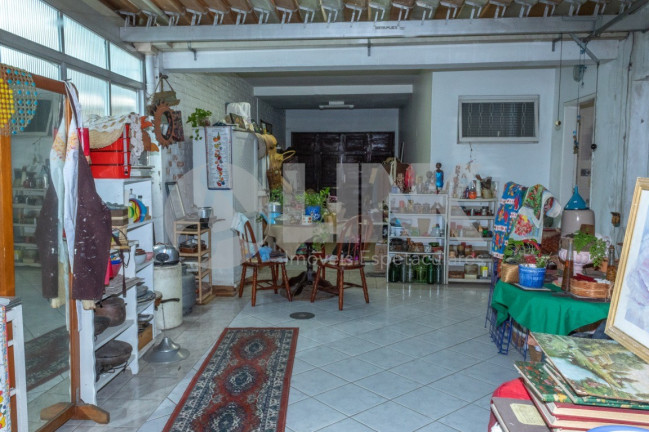 Imagem Casa com 5 Quartos à Venda, 251 m² em Santa Maria Goretti - Porto Alegre Imagem Casa com 5 Quartos à Venda, 251 m² em Santa Maria Goretti - Porto Alegre