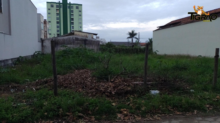 Imagem Terreno à Venda, 250 m² em Centro - Navegantes Imagem Terreno à Venda, 250 m² em Centro - Navegantes