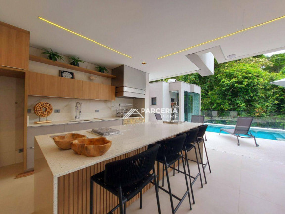 Imagem Casa com 6 Quartos à Venda, 391 m² em Riviera Módulo 16 - Bertioga Imagem Casa com 6 Quartos à Venda, 391 m² em Riviera Módulo 16 - Bertioga