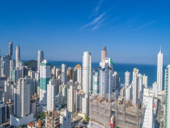 Imagem Imóvel com 4 Quartos à Venda, 129 m² em Centro - Balneário Camboriú Imagem Imóvel com 4 Quartos à Venda, 129 m² em Centro - Balneário Camboriú