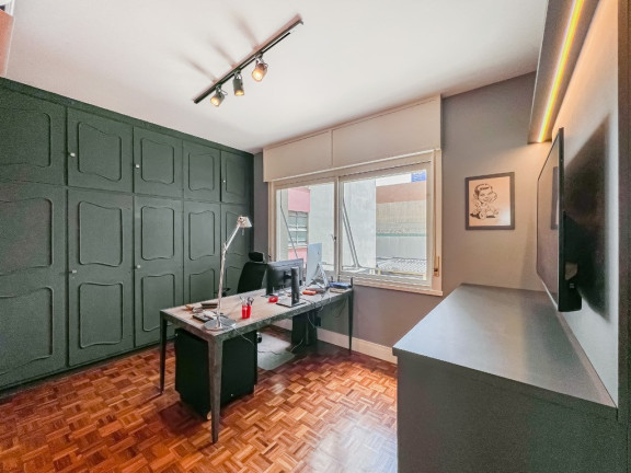 Imagem Apartamento com 1 Quarto à Venda, 134 m² em Moinhos De Vento - Porto Alegre Imagem Apartamento com 1 Quarto à Venda, 134 m² em Moinhos De Vento - Porto Alegre