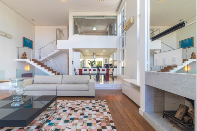 Imagem Casa com 3 Quartos à Venda, 389 m² em Boa Vista - Porto Alegre Imagem Casa com 3 Quartos à Venda, 389 m² em Boa Vista - Porto Alegre