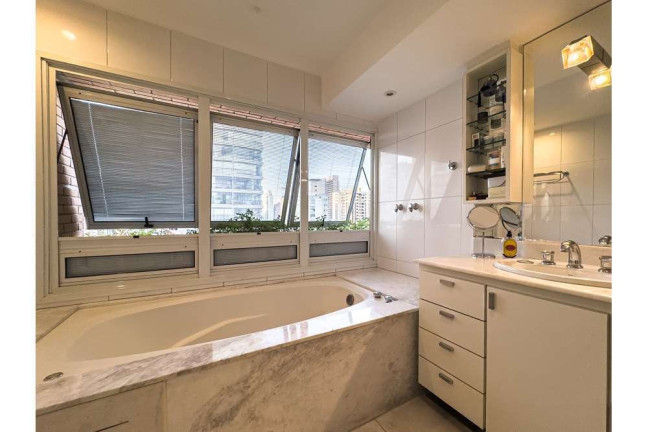 Imagem Apartamento com 5 Quartos à Venda, 369 m² em Moema - São Paulo
