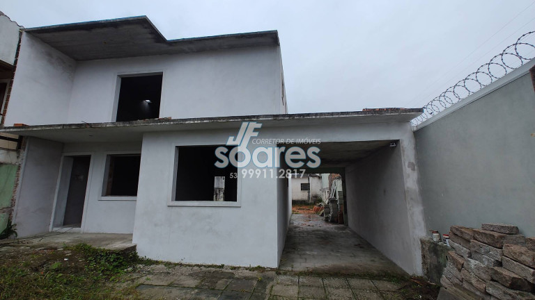 Imagem Sobrado com 3 Quartos à Venda, 238 m² em Laranjal - Pelotas Imagem Sobrado com 3 Quartos à Venda, 238 m² em Laranjal - Pelotas