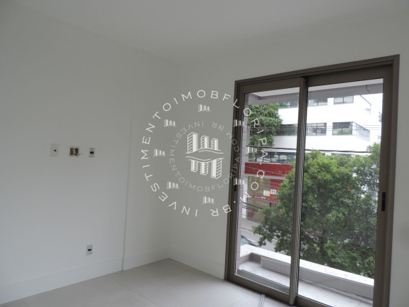 Apartamento com 2 Quartos à Venda, 60 m² em Centro - Florianópolis