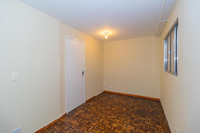 Imagem Sobrado com 4 Quartos para Alugar, 142 m² em Orleans - Curitiba Imagem Sobrado com 4 Quartos para Alugar, 142 m² em Orleans - Curitiba