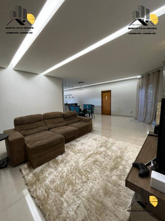 Imagem Casa com 4 Quartos à Venda, 360 m² em Santa Mônica - Uberlândia Imagem Casa com 4 Quartos à Venda, 360 m² em Santa Mônica - Uberlândia