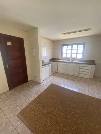 Imagem Casa com 3 Quartos à Venda, 257 m² em Centro - Araruama