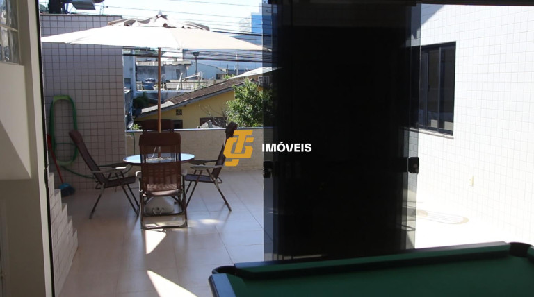 Imagem Casa com 3 Quartos à Venda, 300 m² em Monte Alegre - Camboriú Imagem Casa com 3 Quartos à Venda, 300 m² em Monte Alegre - Camboriú