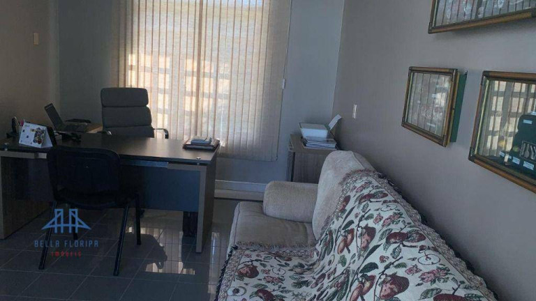 Imagem Casa com 3 Quartos à Venda, 376 m² em Córrego Grande - Florianópolis