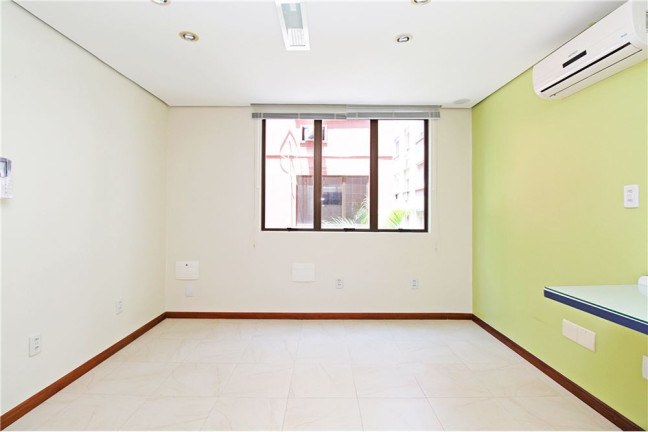 Imagem Imóvel Comercial à Venda, 35 m² em Rio Branco - Porto Alegre Imagem Imóvel Comercial à Venda, 35 m² em Rio Branco - Porto Alegre