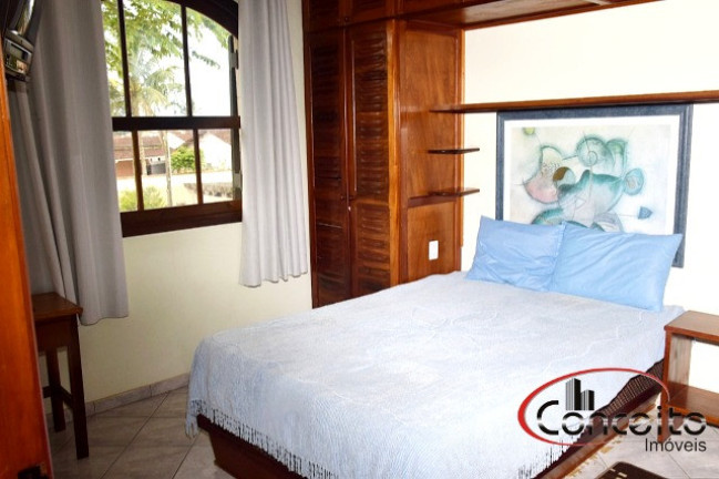 Imagem Casa com 9 Quartos à Venda, 420 m² em Jardim Samambaia - Ubatuba Imagem Casa com 9 Quartos à Venda, 420 m² em Jardim Samambaia - Ubatuba