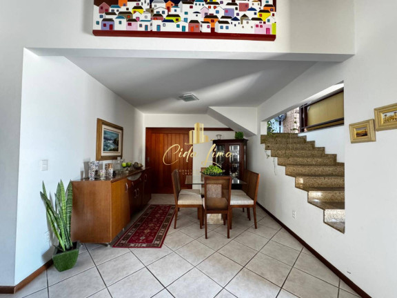 Imagem Casa com 3 Quartos à Venda, 210 m² em Balneário - Florianópolis Imagem Casa com 3 Quartos à Venda, 210 m² em Balneário - Florianópolis
