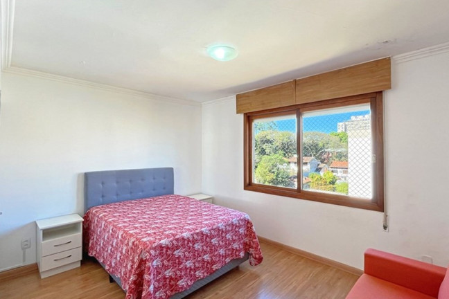 Imagem Imóvel com 1 Quarto à Venda, 61 m² em Cristal - Porto Alegre Imagem Imóvel com 1 Quarto à Venda, 61 m² em Cristal - Porto Alegre