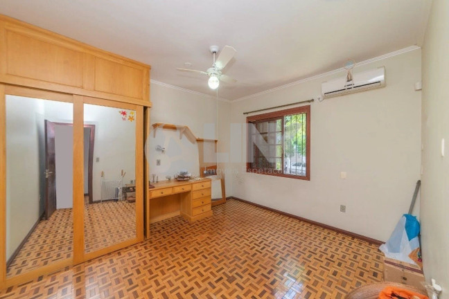 Imagem Casa com 3 Quartos à Venda, 231 m² em Três Figueiras - Porto Alegre