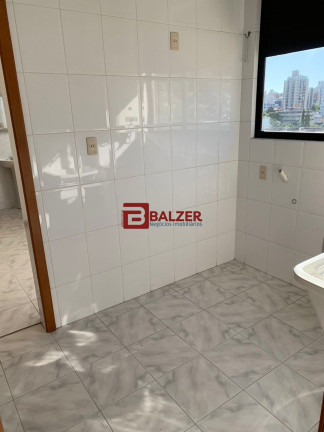 Imagem Apartamento com 2 Quartos à Venda, 126 m² em Centro - Florianópolis Imagem Apartamento com 2 Quartos à Venda, 126 m² em Centro - Florianópolis