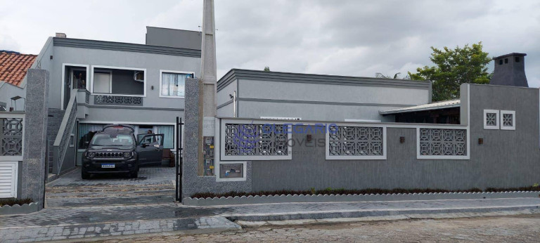Imagem Casa com 4 Quartos à Venda, 200 m² em Armação - Penha Imagem Casa com 4 Quartos à Venda, 200 m² em Armação - Penha