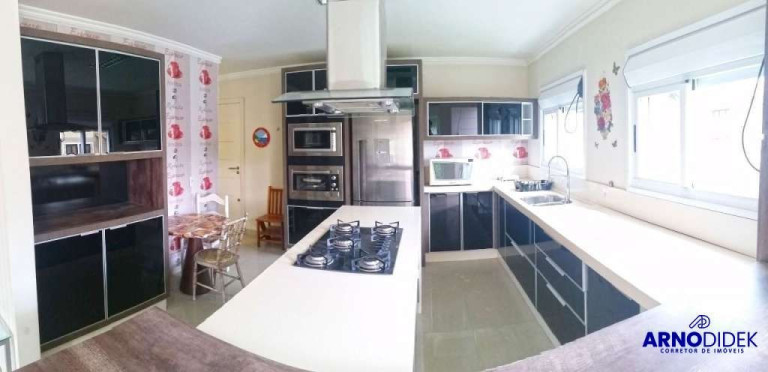 Casa com 4 Quartos à Venda, 250 m² em Mariscal - Bombinhas