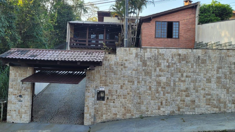 Casa à Venda, 347 m² em Floresta - Joinville