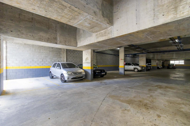 Imagem Apartamento com 2 Quartos à Venda, 61 m² em Capão Raso - Curitiba