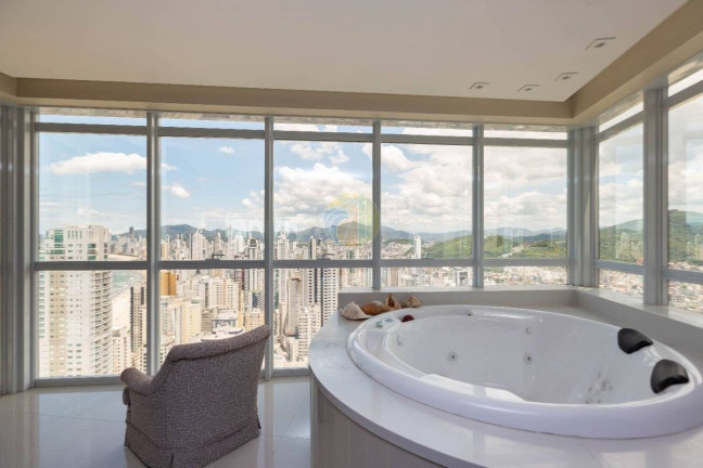 Imagem Apartamento com 4 Quartos à Venda, 228 m² em Pioneiros - Balneário Camboriú