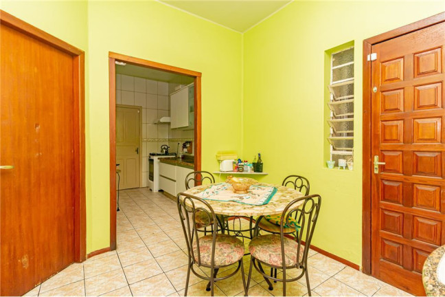 Imagem Casa com 3 Quartos à Venda, em Azenha - Porto Alegre Imagem Casa com 3 Quartos à Venda, em Azenha - Porto Alegre
