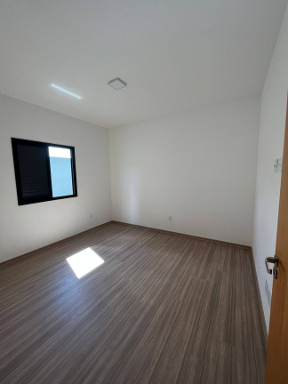 Imagem Casa com 3 Quartos à Venda, 250 m² em Centro Industrial Rafael Diniz - Bragança Paulista Imagem Casa com 3 Quartos à Venda, 250 m² em Centro Industrial Rafael Diniz - Bragança Paulista