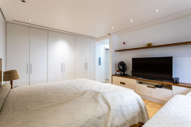 Imagem Imóvel com 4 Quartos à Venda, em Jardim Europa - São Paulo Imagem Imóvel com 4 Quartos à Venda, em Jardim Europa - São Paulo