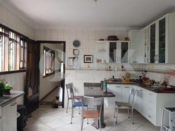 Imagem Casa com 4 Quartos à Venda, 338 m² em Jardim Itu - Porto Alegre Imagem Casa com 4 Quartos à Venda, 338 m² em Jardim Itu - Porto Alegre