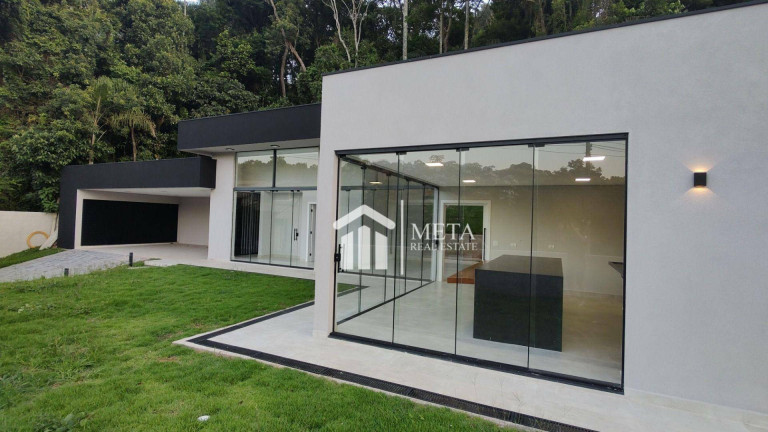 Imagem Imóvel com 3 Quartos à Venda, 208 m² em Serra Da Cantareira - Mairiporã