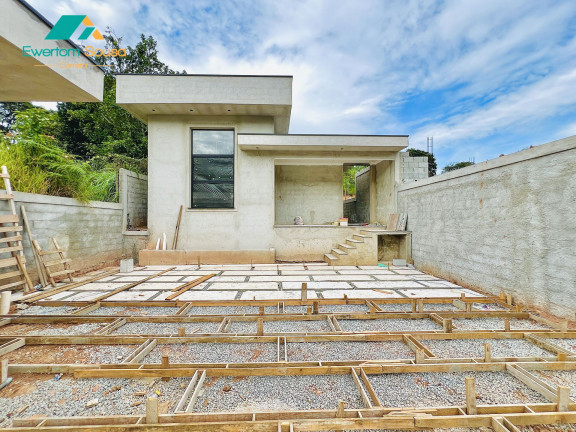 Imagem Casa com 3 Quartos à Venda, 120 m² em Pedra Vermelha (terra Preta) - Mairiporã Imagem Casa com 3 Quartos à Venda, 120 m² em Pedra Vermelha (terra Preta) - Mairiporã