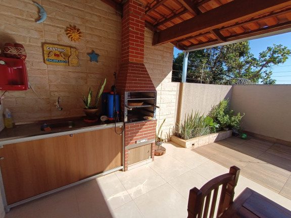 Imagem Imóvel com 
            	3             Quartos à Venda, 130 m² em 
            	Jardim Pampulha             - 
            	Aparecida De Goiania            