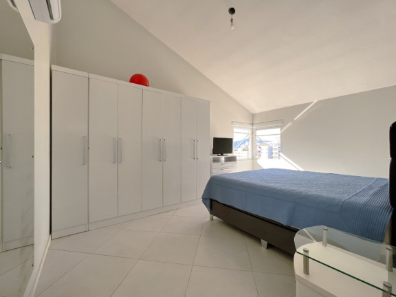 Imagem Casa com 3 Quartos à Venda, 295 m² em Coqueiros - Florianópolis
