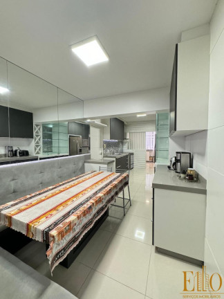 Imagem Apartamento com 3 Quartos à Venda, 175 m² em Centro - Balneário Camboriú