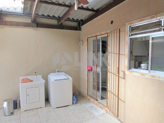 Imagem Casa com 4 Quartos à Venda, 200 m² em Jardim Carvalho - Porto Alegre Imagem Casa com 4 Quartos à Venda, 200 m² em Jardim Carvalho - Porto Alegre