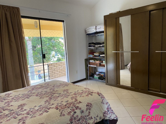 Imagem Casa com 6 Quartos à Venda, 220 m² em Campeche - Florianópolis Imagem Casa com 6 Quartos à Venda, 220 m² em Campeche - Florianópolis