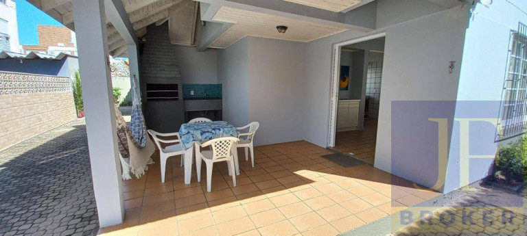 Imagem Casa com 2 Quartos para Temporada, 90 m² em Canasvieiras - Florianópolis Imagem Casa com 2 Quartos para Temporada, 90 m² em Canasvieiras - Florianópolis