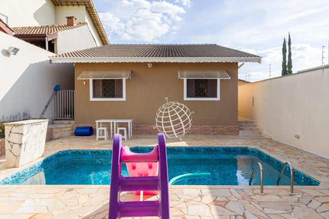 Imagem Casa com 3 Quartos à Venda, 219 m² em Jardim Dos Pinheiros - Atibaia Imagem Casa com 3 Quartos à Venda, 219 m² em Jardim Dos Pinheiros - Atibaia