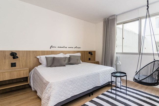 Imagem Imóvel com 1 Quarto à Venda, 34 m² em Centro Histórico - Porto Alegre Imagem Imóvel com 1 Quarto à Venda, 34 m² em Centro Histórico - Porto Alegre