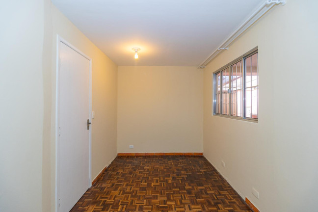 Imagem Sobrado com 4 Quartos para Alugar, 142 m² em Orleans - Curitiba Imagem Sobrado com 4 Quartos para Alugar, 142 m² em Orleans - Curitiba