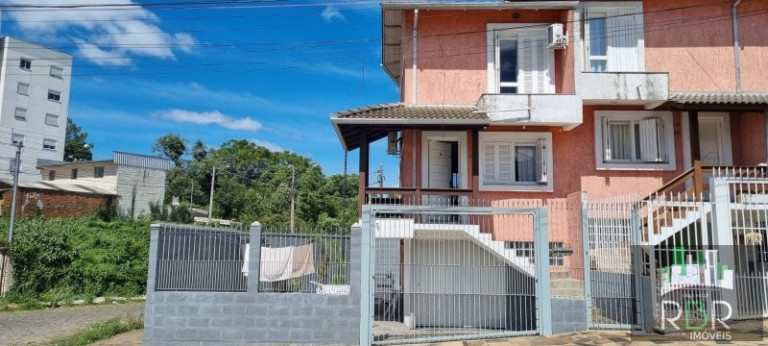 Imagem Casa com 2 Quartos à Venda, 81 m² em Caxias Do Sul Imagem Casa com 2 Quartos à Venda, 81 m² em Caxias Do Sul