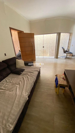 Imagem Casa com 3 Quartos à Venda, 194 m² Imagem Casa com 3 Quartos à Venda, 194 m²