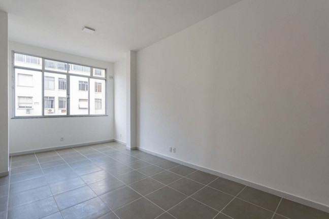 Imagem Imóvel com 1 Quarto à Venda, 30 m² em Copacabana - Rio De Janeiro Imagem Imóvel com 1 Quarto à Venda, 30 m² em Copacabana - Rio De Janeiro