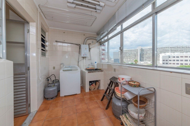 Imagem Apartamento com 3 Quartos à Venda, 171 m² em Rio Branco - Porto Alegre Imagem Apartamento com 3 Quartos à Venda, 171 m² em Rio Branco - Porto Alegre