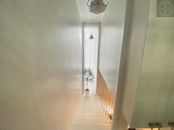 Imagem Sobrado com 3 Quartos à Venda, 189 m² em Oficinas - Ponta Grossa Imagem Sobrado com 3 Quartos à Venda, 189 m² em Oficinas - Ponta Grossa