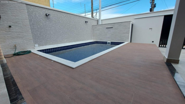 Imagem Casa com 3 Quartos à Venda, 130 m² em Balneário Oásis - Peruíbe