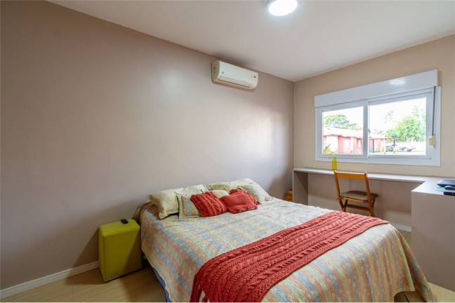 Imagem Casa com 3 Quartos à Venda, em Olaria - Canoas Imagem Casa com 3 Quartos à Venda, em Olaria - Canoas