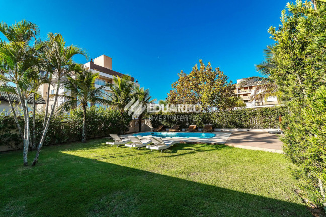 Imagem Casa com 7 Quartos à Venda, 630 m² em Mariscal - Bombinhas